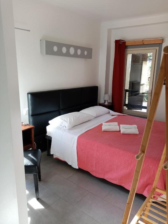 Le Relais De Monti Hotell Menton Exteriör bild