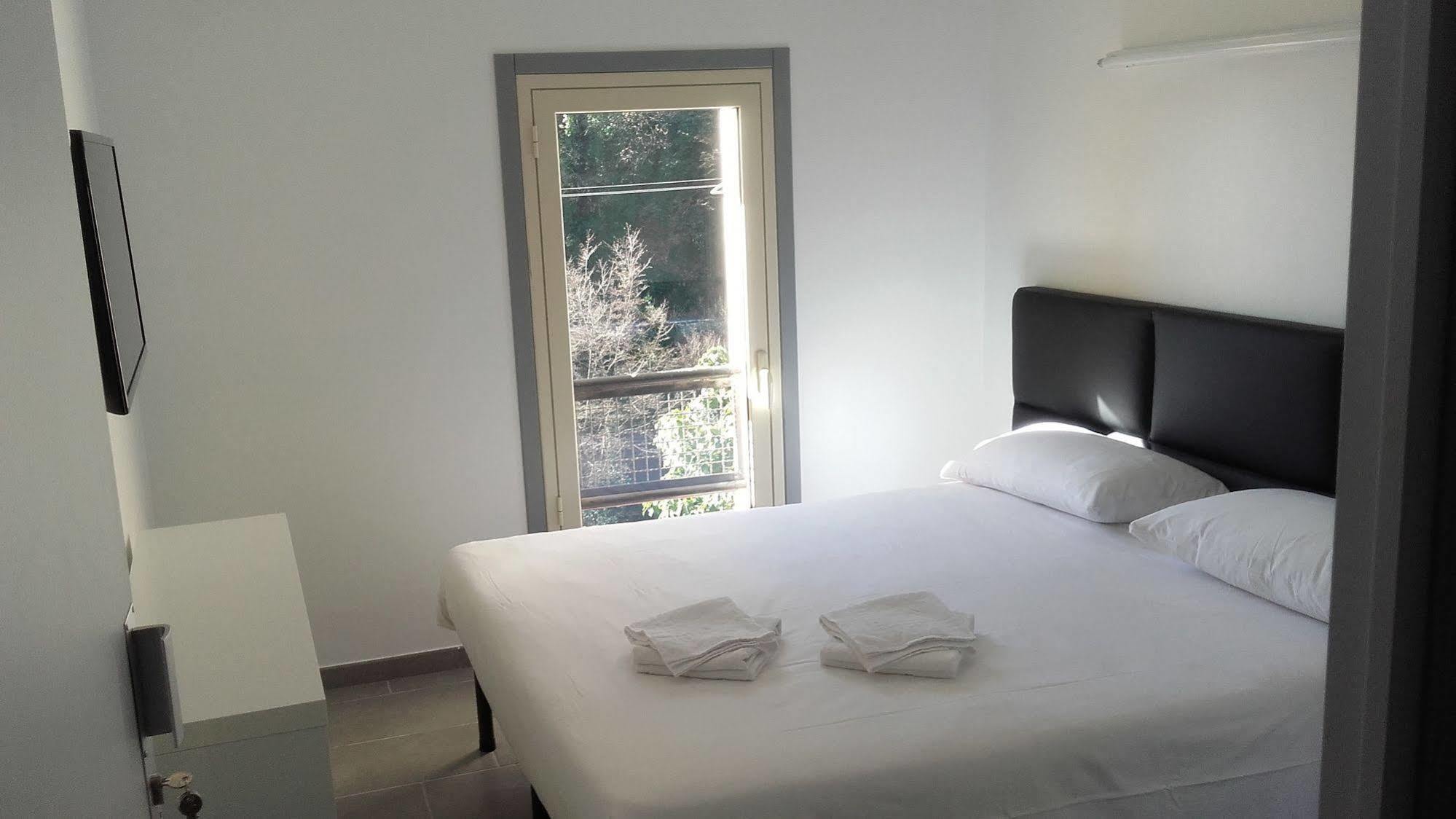 Le Relais De Monti Hotell Menton Exteriör bild